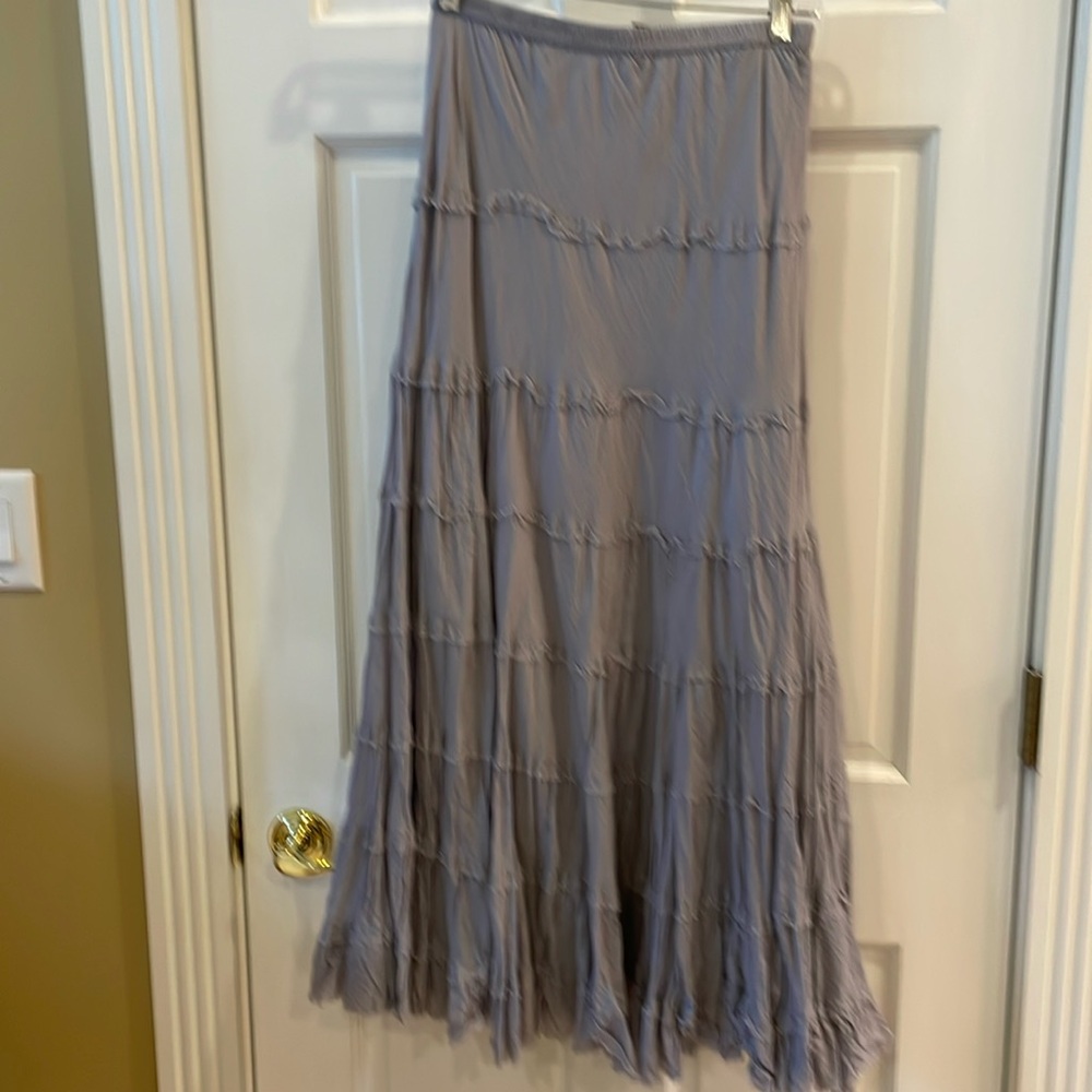 St. Tropez New Without Tags Gray Tiered Bo-ho Size Large Skirt. Smoke Free Home